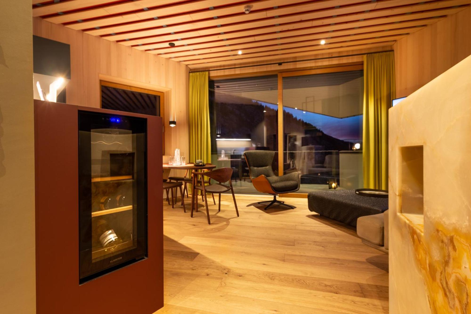 Wohlfuehlhotel Hubertushof Stuben am Arlberg Exterior photo